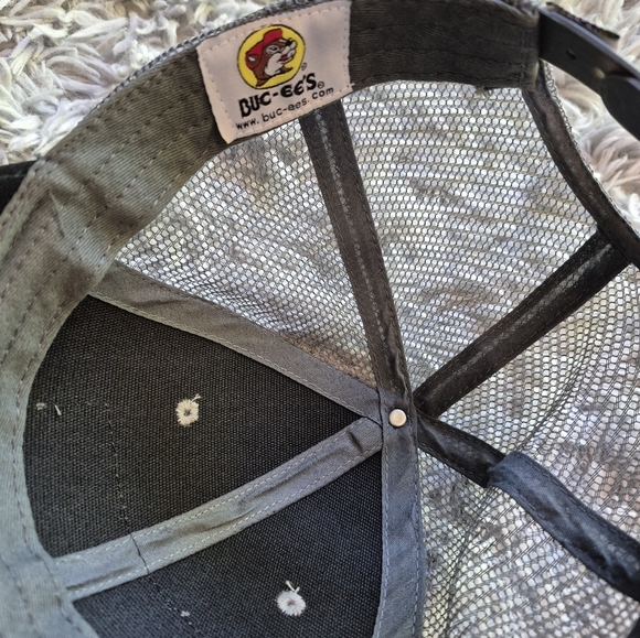 Buc-ees Black Cap Buc-ees Patch Adjustable Mesh Snap Back  Trucker Hat Est. 1982 - Picture 4 of 4